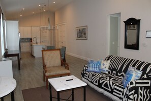 Smart TV - Delightful 3-bedroom house in Bradenton with WiFi, Games, and more #1 of 2 (Bradenton)