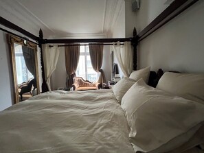 3 bedrooms, iron/ironing board, WiFi, bed sheets - Elegant 150m2 Haussmann apartment in Paris Pasteur  (Paris)