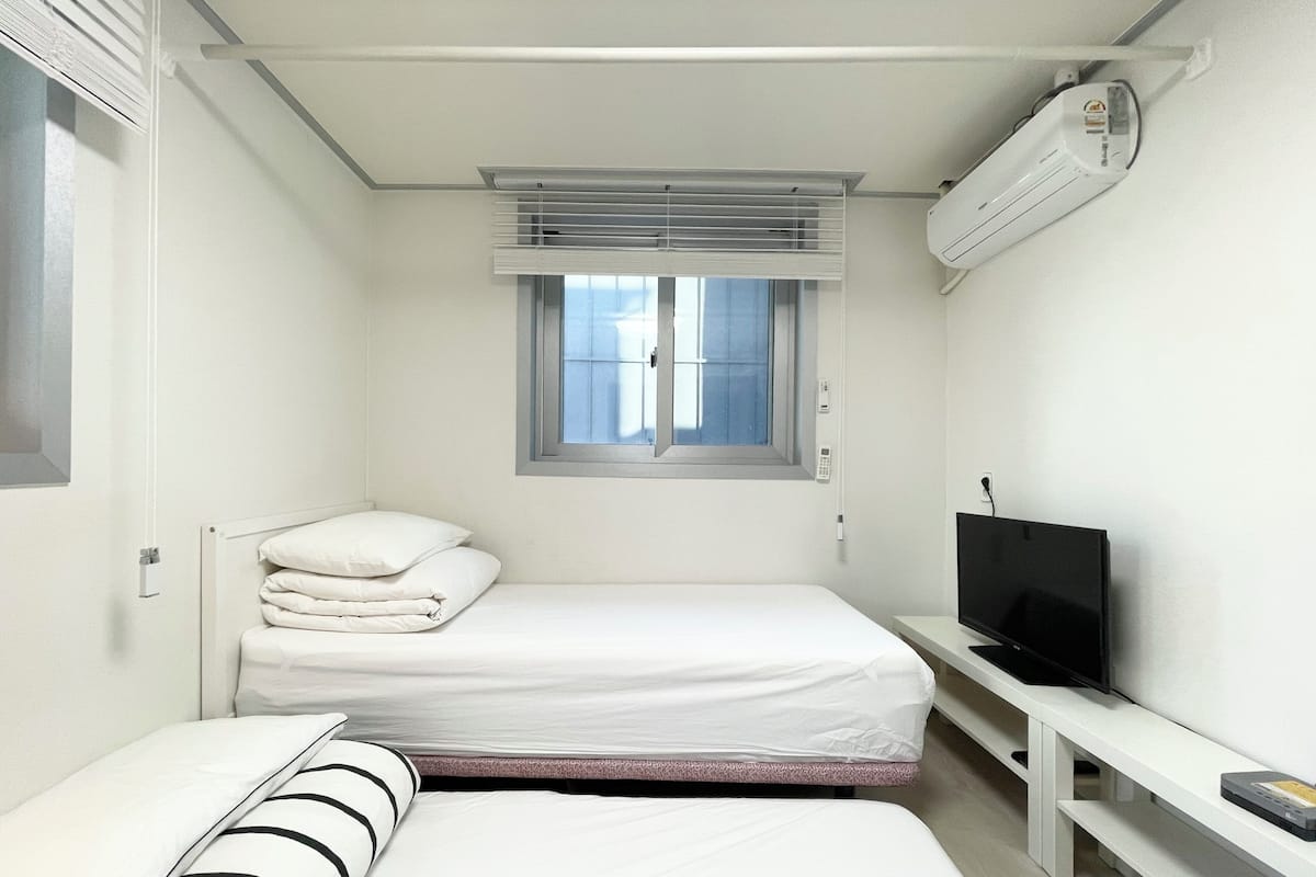 Basic Double or Twin Room, Non Smoking, Private Bathroom (Self Check-In, non-Korean nationals only)