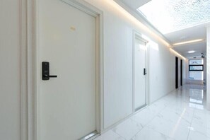 Reception - Incheon airport W Premium guesthouse (Incheon)