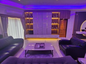 55-inch Smart TV with digital channels - Majestic Seaside Pool Villa (Pattaya)