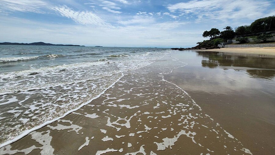 Majestic Seaside Pool Villa