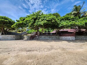 Beach nearby, white sand - Majestic Seaside Pool Villa (Pattaya)