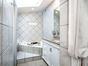 Hårføner og håndklær