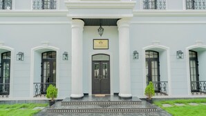 Room - Lux Living - 3BR Duplex Apt in Goa s Beverly Hills (Assagao)