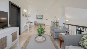 Room - Lux Living - 3BR Duplex Apt in Goa s Beverly Hills (Assagao)