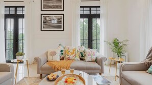 Room - Lux Living - 3BR Duplex Apt in Goa s Beverly Hills (Assagao)