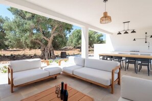Outdoor dining - Entire villa with swimming pool close to the sea (carovigno)
