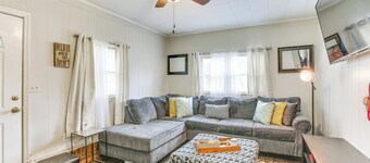 Backyard & Covered Porch! Cozy Mullins Retreat