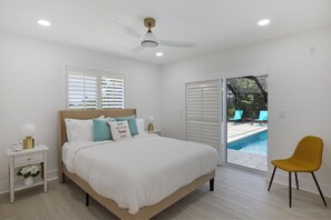 3 habitaciones, escritorio, tabla de planchar con plancha y wifi