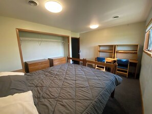 4 Schlafzimmer, Schreibtisch, WLAN, Bettwäsche