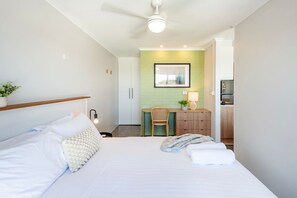 1 bedroom, desk, WiFi, bed sheets