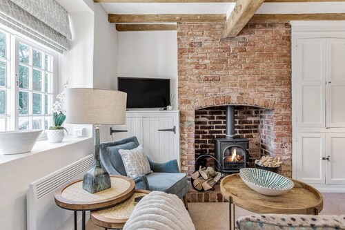 The Nook with Hot Tub