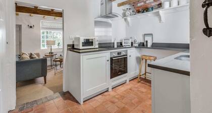 The Nook with Hot Tub