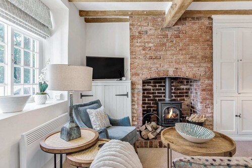 The Nook with Hot Tub