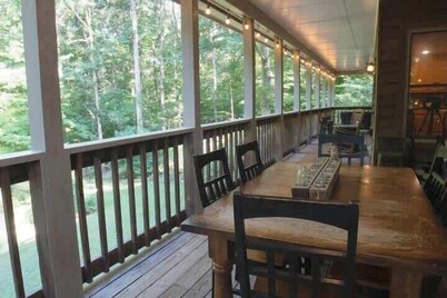 Secluded/Fully Furnished/Slps 10