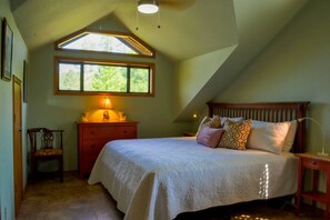 4 bedrooms, iron/ironing board, free WiFi, bed sheets - Secluded Cabin w/ Gorgeous Views, Wildlife, Deck, Near Amenities (Pagosa Springs)