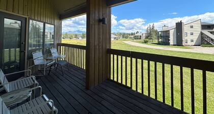 Aspenwood Condo: Family-Friendly, Mountain Views, Fireplace, Near Golf, Lakes, and Wolf Creek Resort