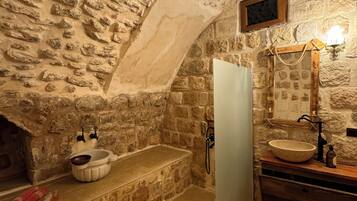 Design Room | Bathroom | Slippers