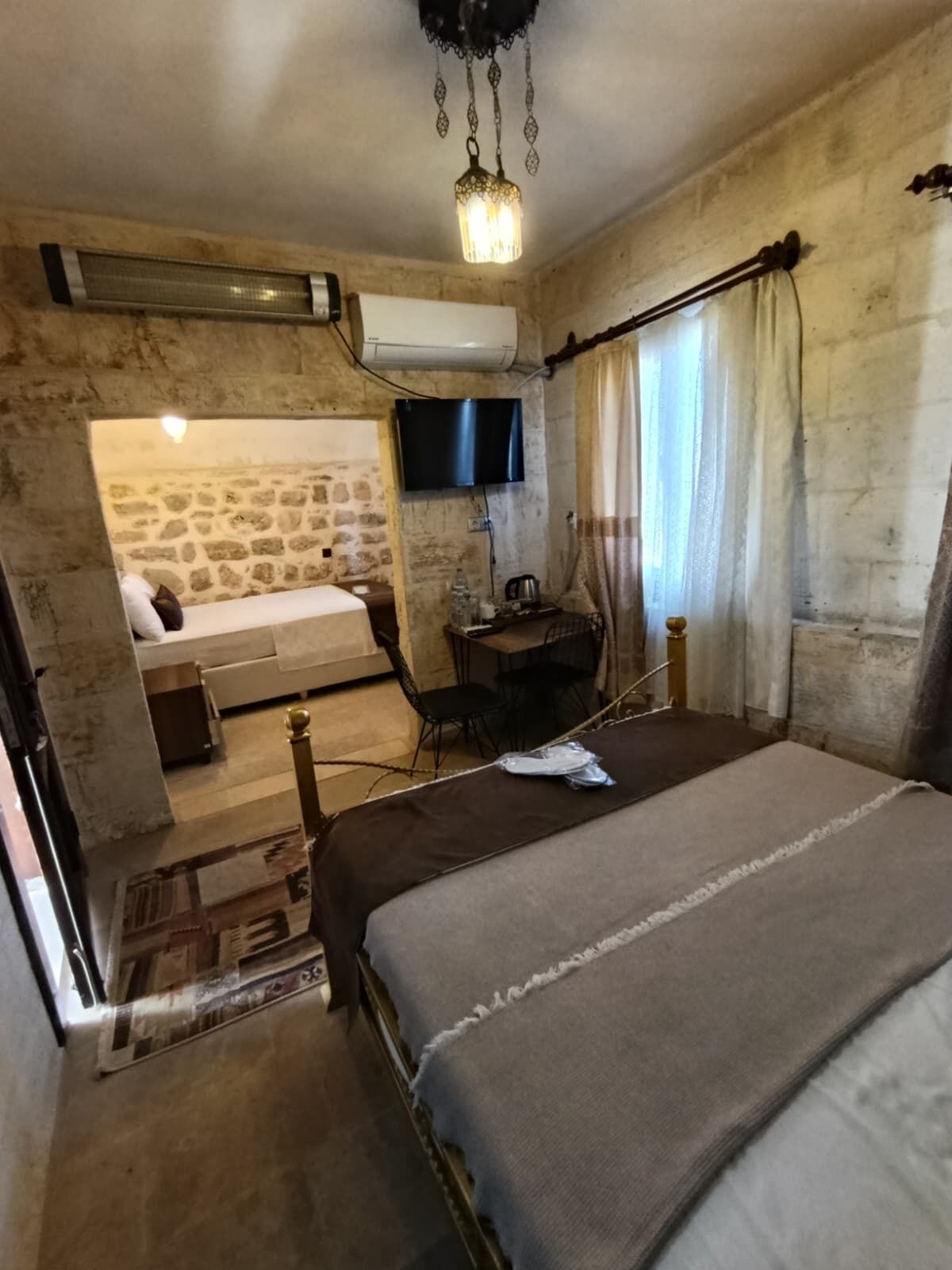 MEZOPOTAMYA ODA | Een kluis op de kamer, verduisterende gordijnen, geluiddichte muren