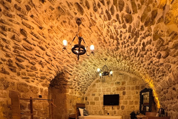 DARA (CAVE) ODA | In-room safe, blackout curtains, soundproofing, free WiFi