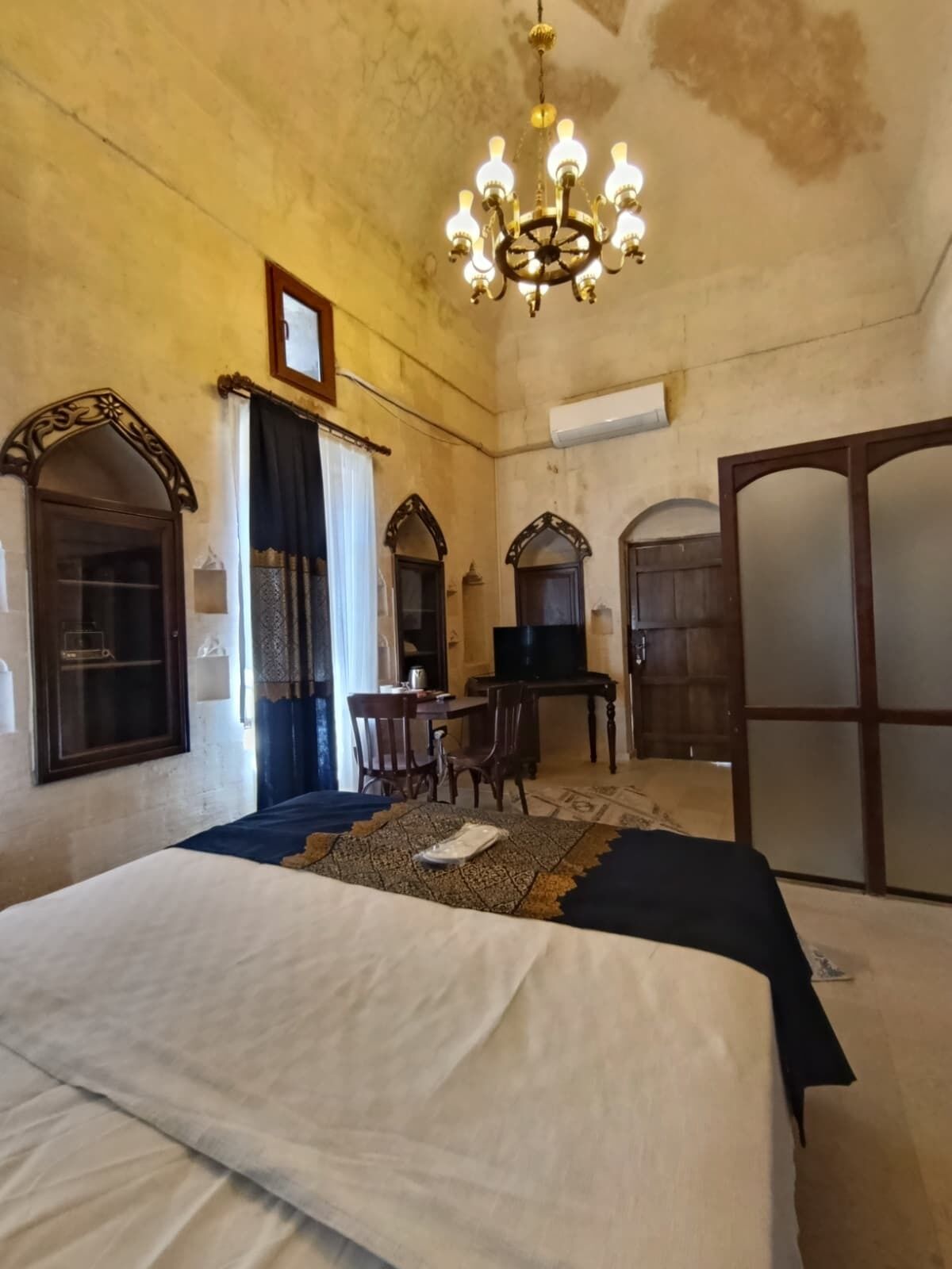 KALE ODASI | In-room safe, blackout drapes, soundproofing, free WiFi