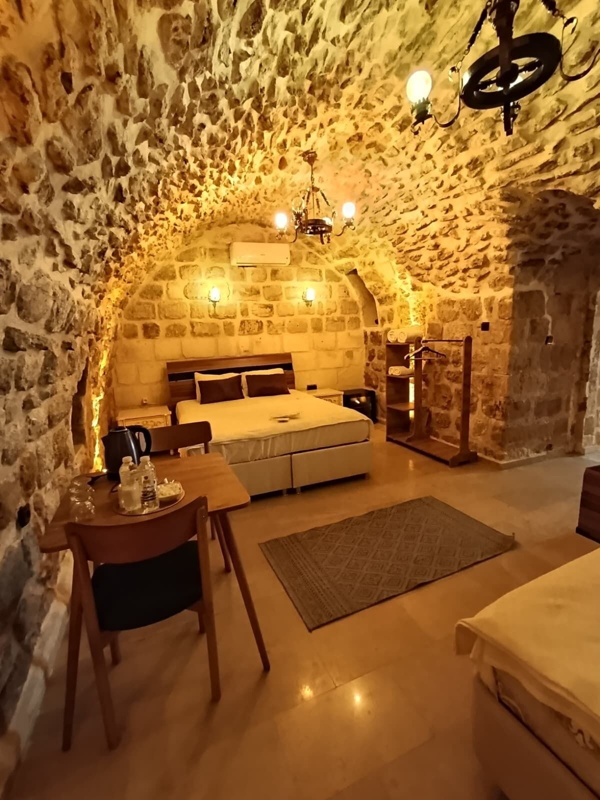 DARA (CAVE) ODA | Een kluis op de kamer, verduisterende gordijnen, geluiddichte muren