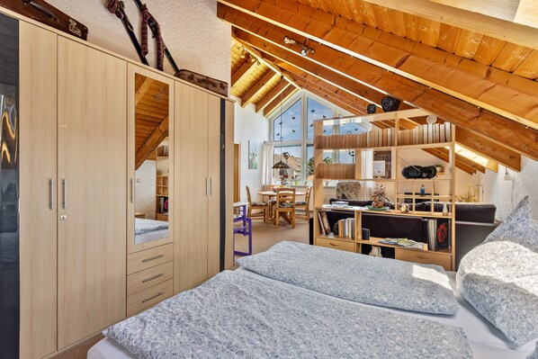 1 bedroom, free WiFi, bed sheets