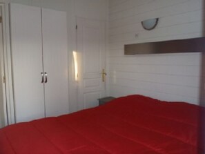 2 bedrooms, iron/ironing board - Chalet near saint Tropez (Gassin)