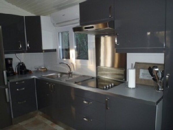 Private kitchen - Chalet near saint Tropez (Gassin)