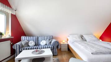 2 bedrooms, iron/ironing board, WiFi (free), bed sheets