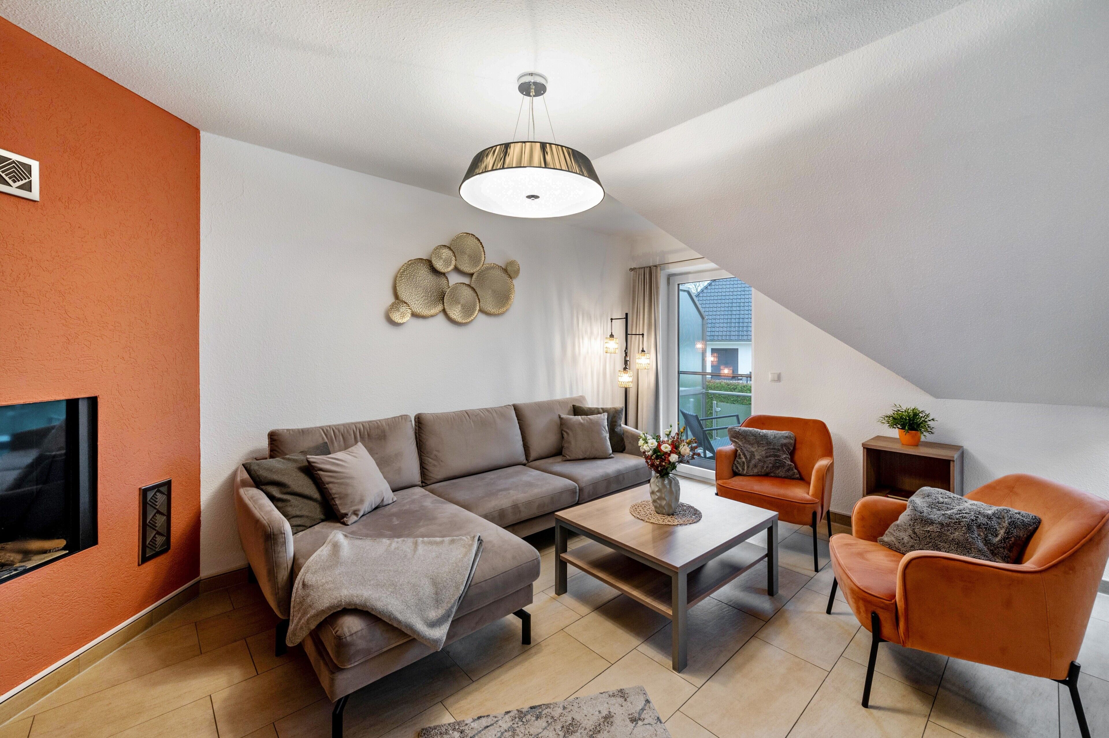 Fernseher, Kamin, Videospiele, DVD-Player