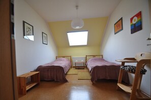 2 habitaciones, tabla de planchar con plancha y wifi gratis 