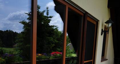 Apartment 'Ferienwohnung Sonnenblume 2' with Mountain View, Balcony and Wi-Fi