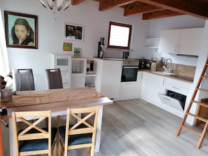 Kühlschrank, Ofen, Herdplatte, Geschirrspüler