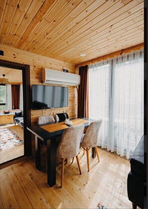 Deluxe Suite, Mountain View | In-room dining - efedagsuit (Camlihemsin)