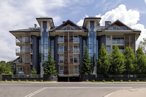 Front of property - Two-level Zakopane Apartment by Renters (Zakopane)