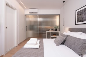 Departamento estándar | Caja de seguridad en la habitación y decoración personalizada