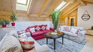 Living area - Vacation apartment Bergparadies 154 sqm for max. 4 persons (Obing)