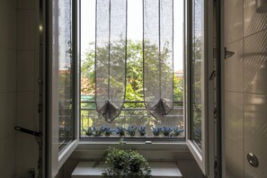 Apartamento Confort | Baño | Ducha y cabezal de ducha tipo lluvia