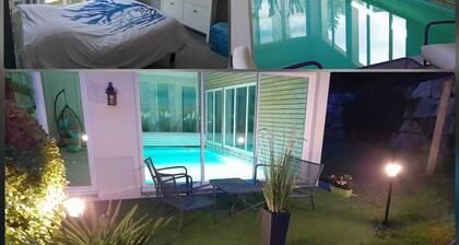 Chambre Avec AccĂšs Ă une Piscine IntĂ©rieure Dans un Ăcrin de Verdure