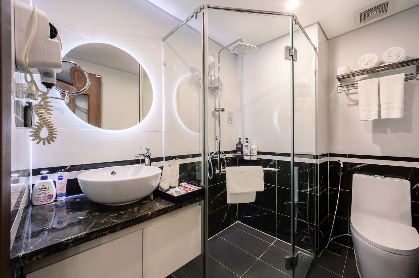 Family Room | Bathroom