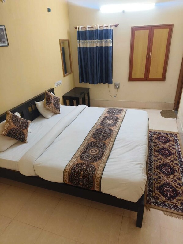 Luxury Room, Balcony | Desk, laptop workspace, free WiFi, bed sheets - Hotel Rajgarh Jaisalmer By GRB (Jaisalmer)