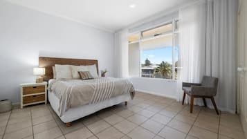 4 bedrooms, iron/ironing board, travel cot, free WiFi