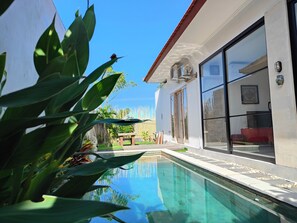 Pool - Charming 2-bedroom villa in enjoyable Buleleng with Private Pool for Long Stay (Buleleng)