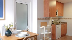 Fridge, microwave, oven, dishwasher - 11A02 Casa RTPG  6p (Castrillon)