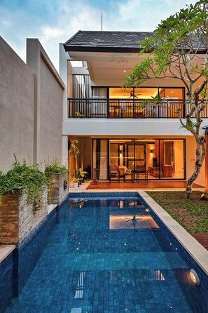Outdoor pool, pool loungers - The Cabana Villa (Seminyak)