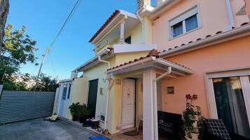 House, 1 Bedroom, Patio, Garden View | Bahagian luar
