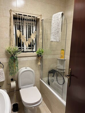 House, 1 Bedroom, Patio, Garden View | Bathroom - Sun And Ocean House With 2 Bathrooms (Alcobaça)