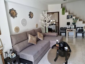 House, 1 Bedroom, Patio, Garden View | Ruang tamu